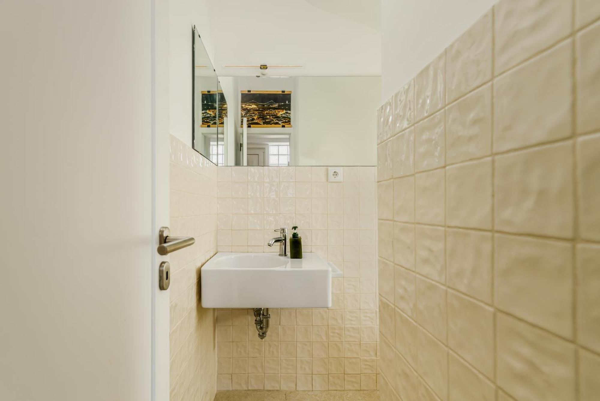 Villa Haus Abel - Pool, Parking And Garden In The Heart Of Lisboa